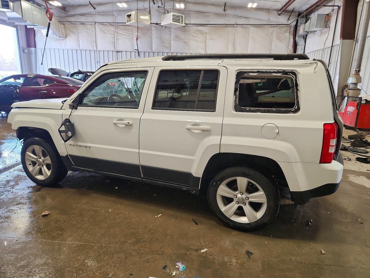 2015 JEEP PATRIOT LATITUDE — Фото 2 из 14
