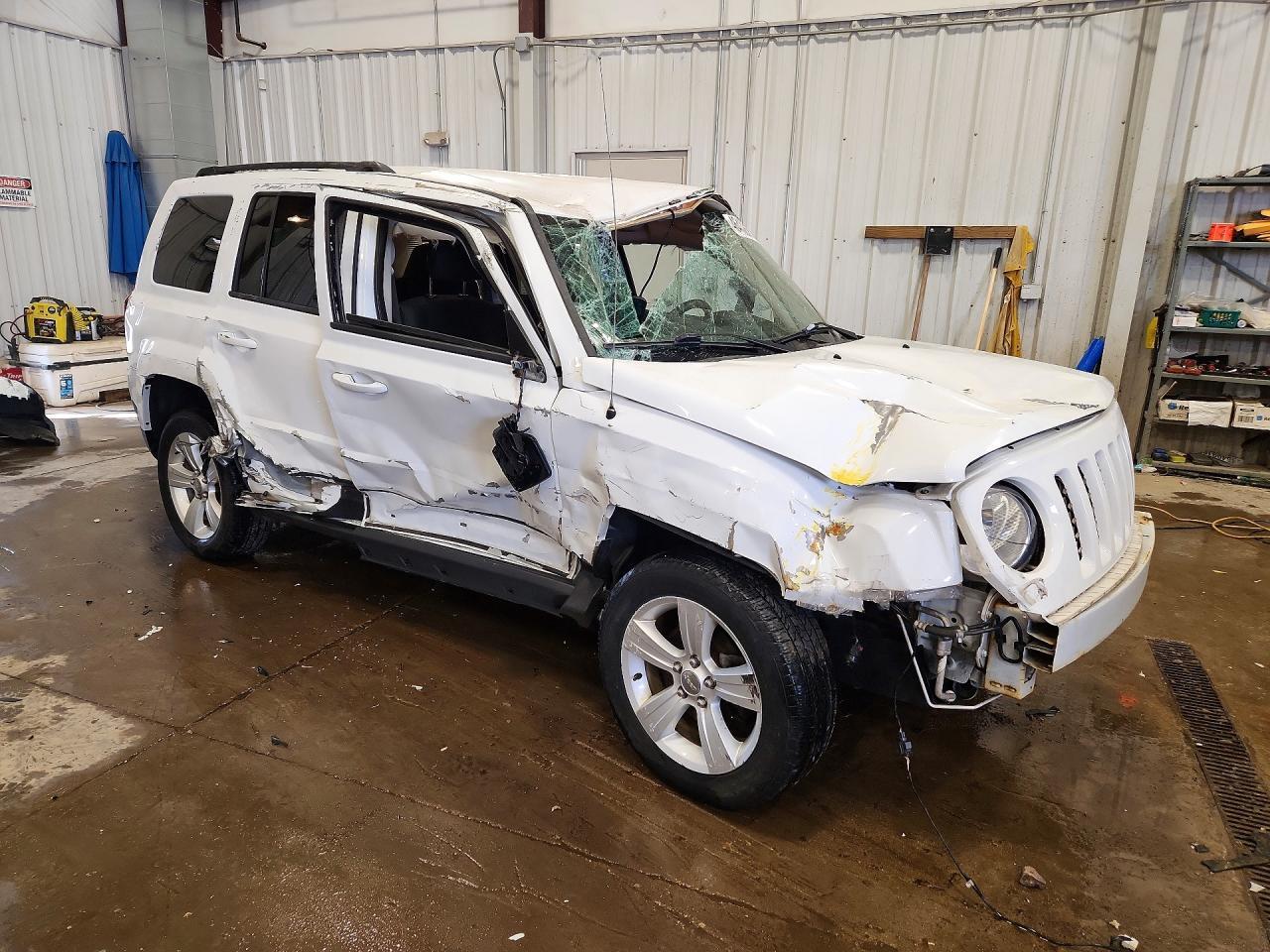 2015 JEEP PATRIOT LATITUDE — Фото 4 из 14