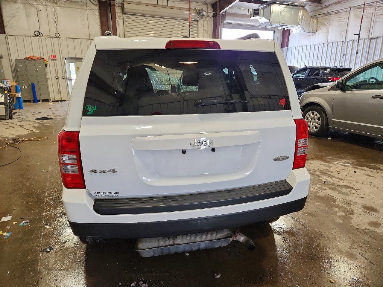 2015 JEEP PATRIOT LATITUDE — Фото 6 из 14