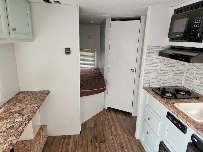 4YDT18513H7200669 2017 KEYSTONE RV HIDEOUT LHSMINI SERI photo no. 6