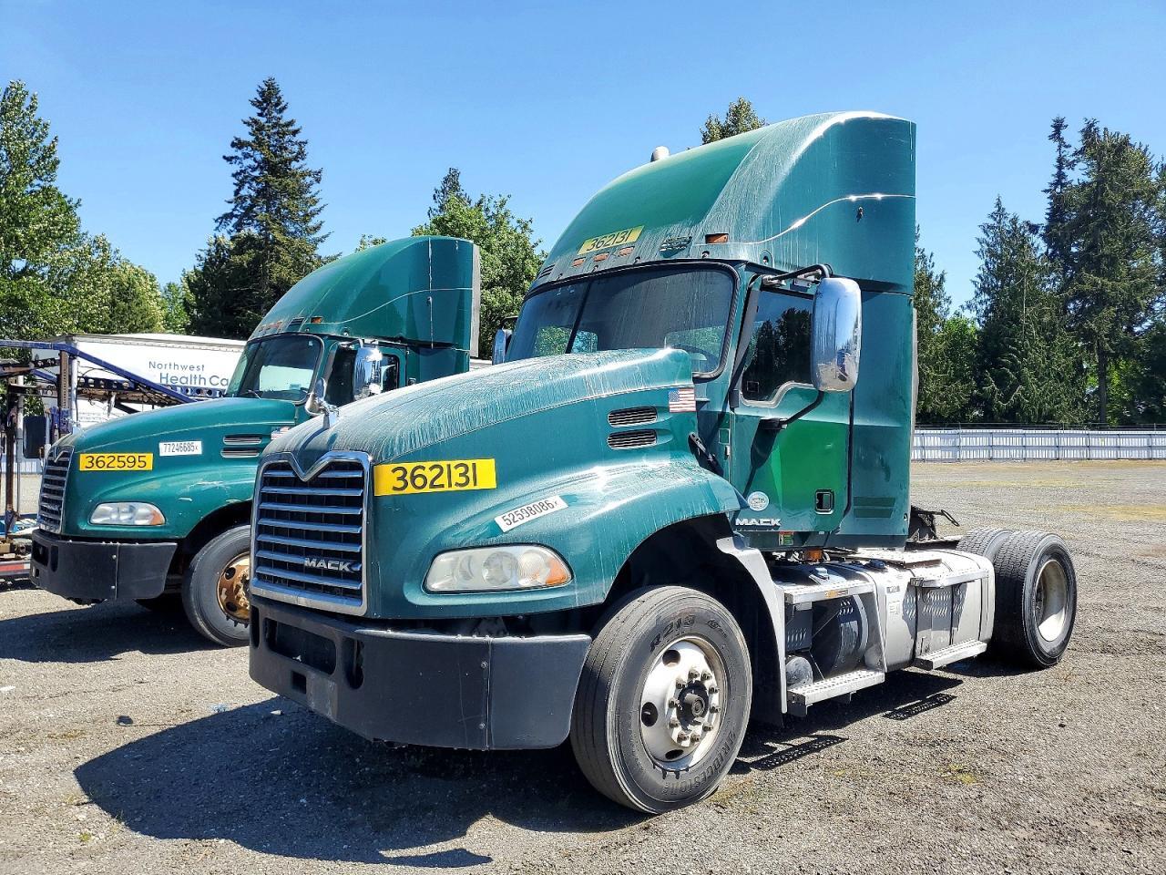 2017 MACK CXU612 SEMI TRUCK — Фото 2 из 10