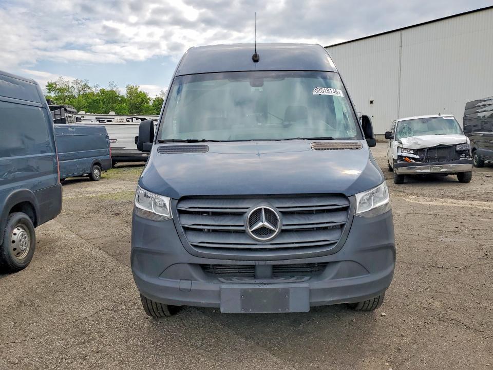 2019 MERCEDES BENZ SPRINTER 2500 DELIVERY VAN — Фото 5 из 13