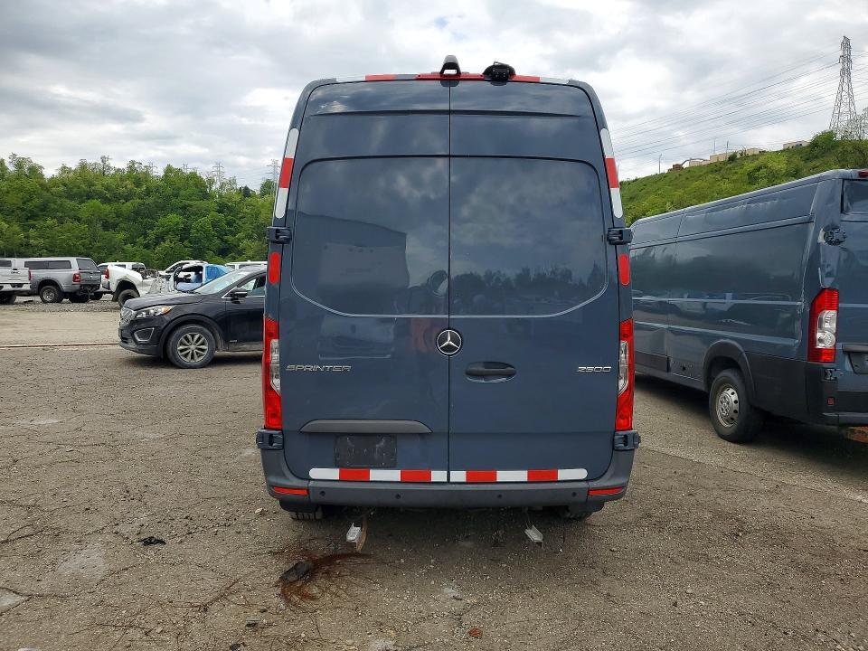 2019 MERCEDES BENZ SPRINTER 2500 DELIVERY VAN — Фото 6 из 13