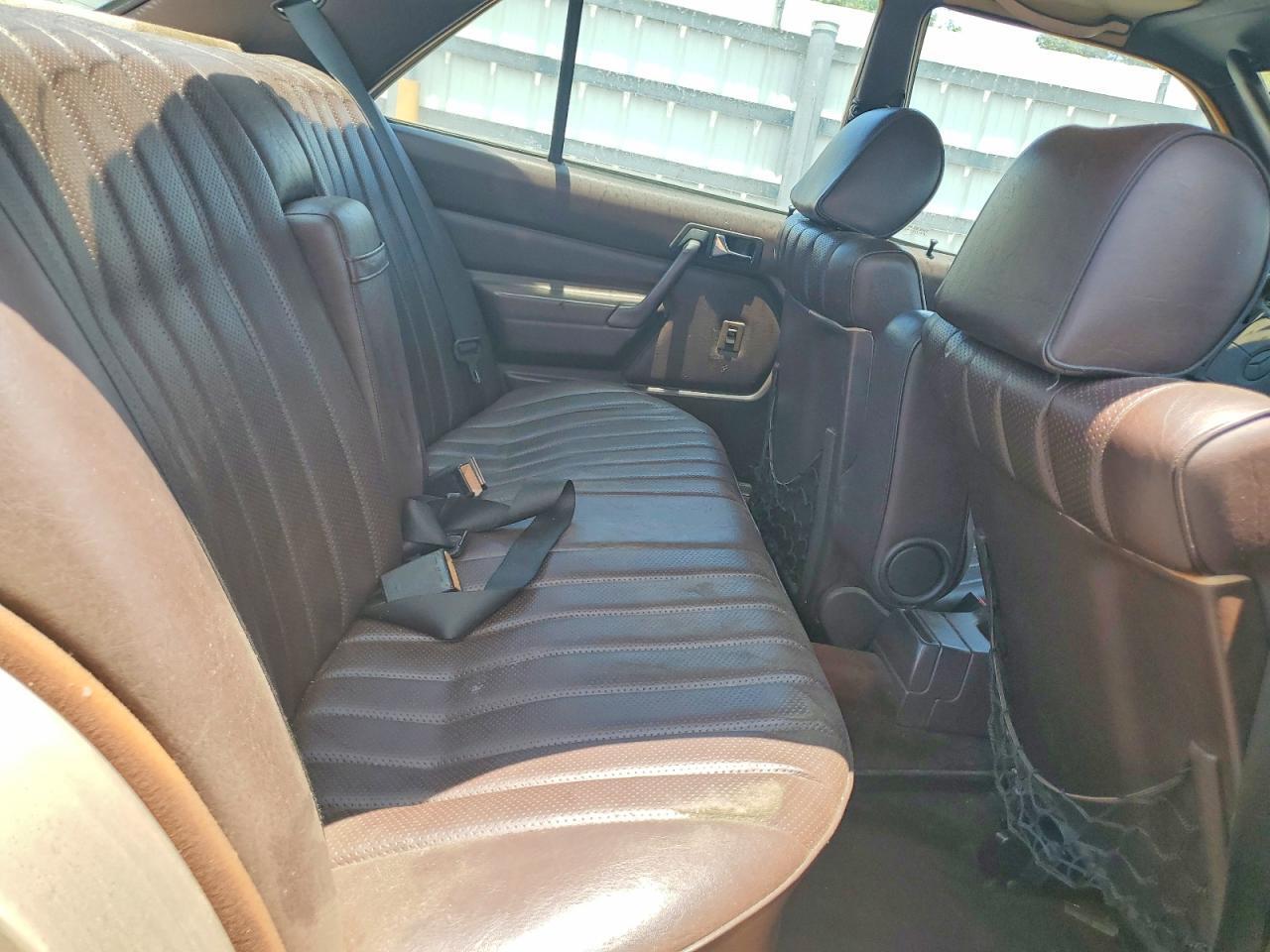 1988 MERCEDES BENZ 190 E 2.3 — Фото 10 из 12