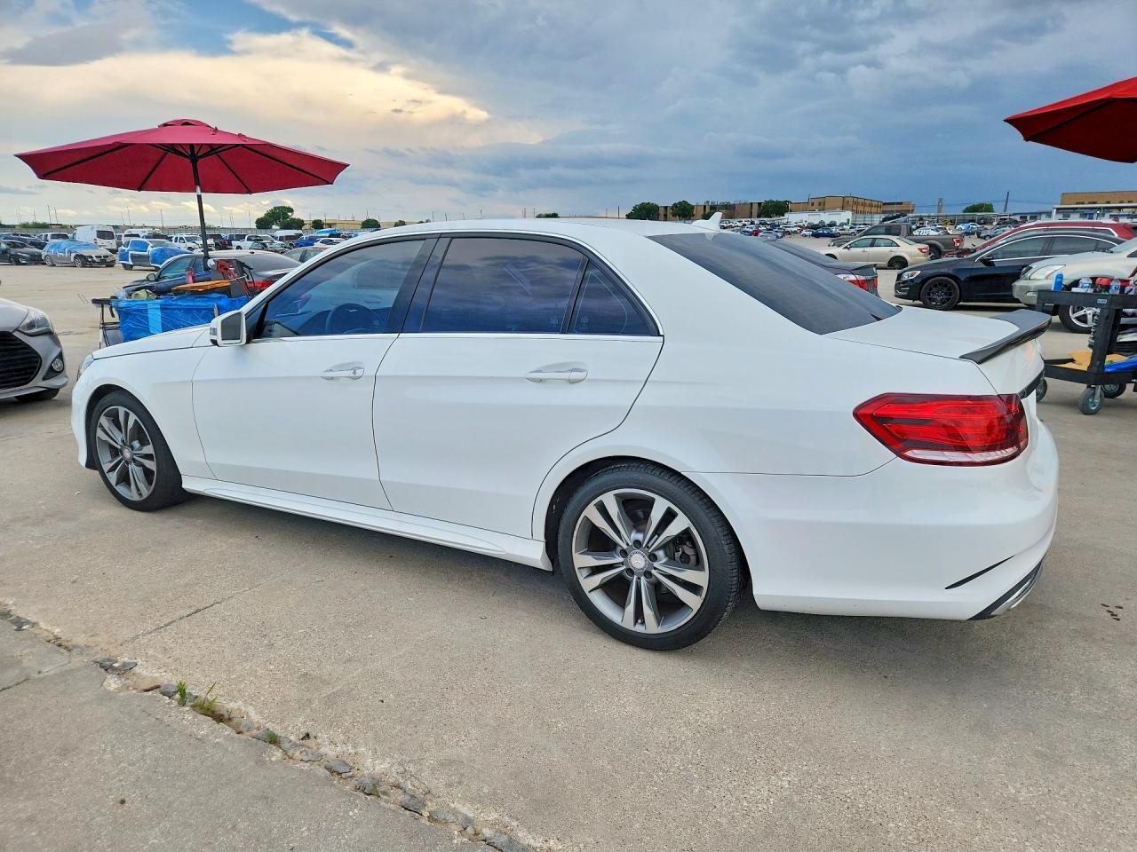2015 MERCEDES-BENZ E 350 — Фото 2 из 12