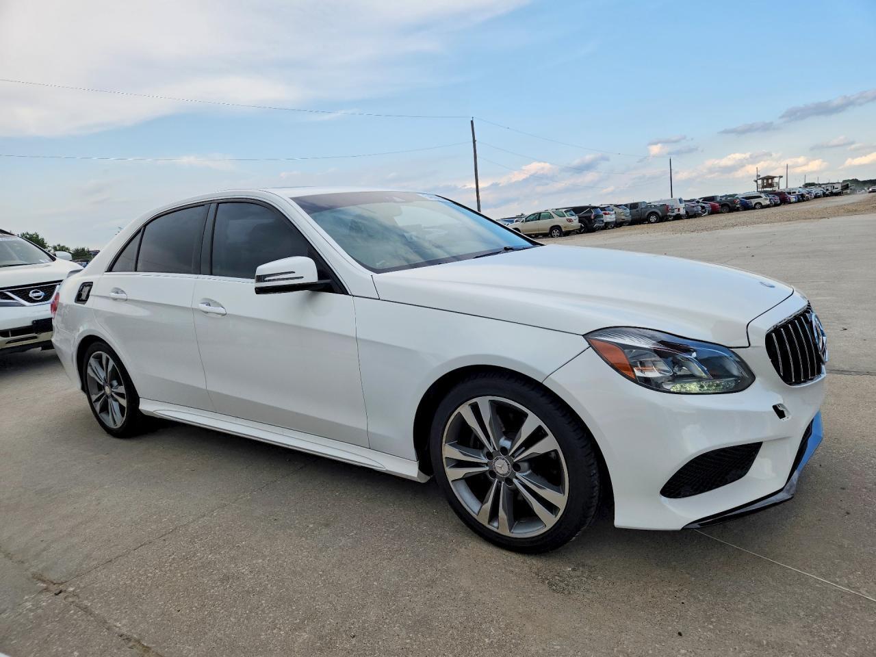2015 MERCEDES-BENZ E 350 — Фото 4 из 12