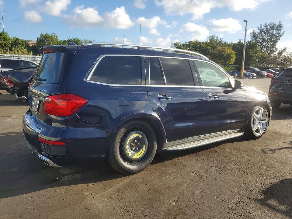 2015 MERCEDES-BENZ GL 550 4MATIC — Фото 3 из 14