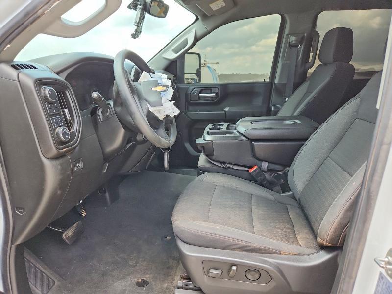 2025 CHEVROLET SILVERADO K2500 CUSTOM — Фото 7 из 12