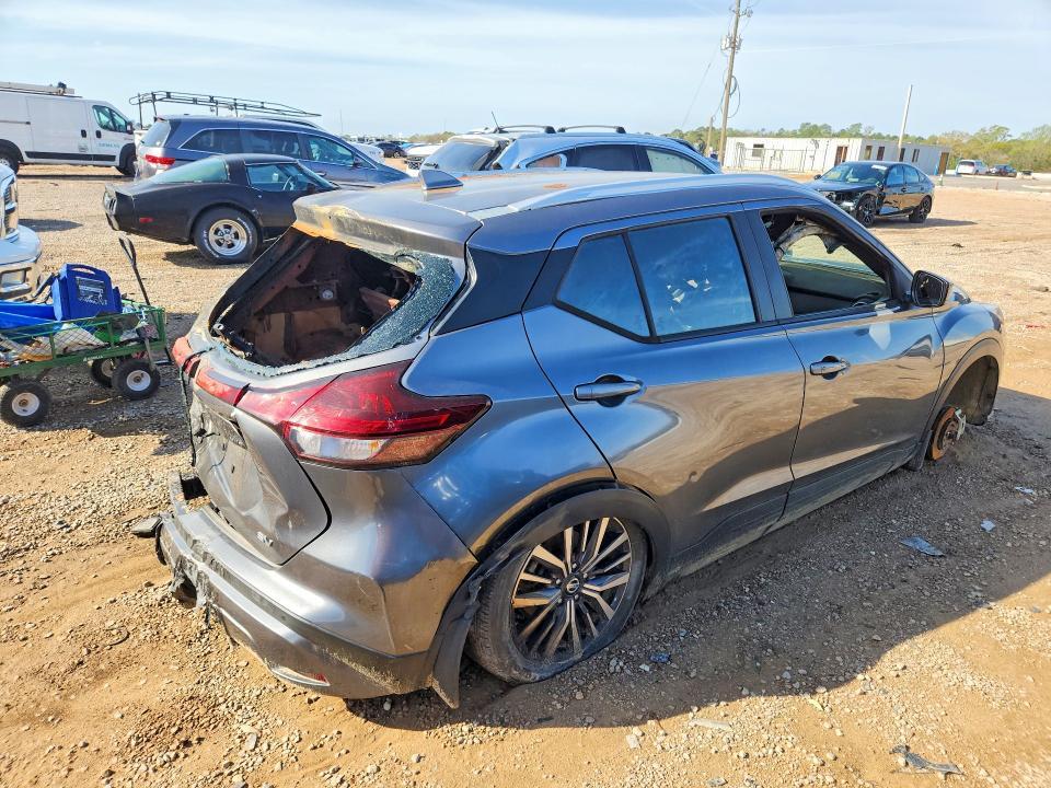 2021 NISSAN KICKS SV — Фото 3 из 12