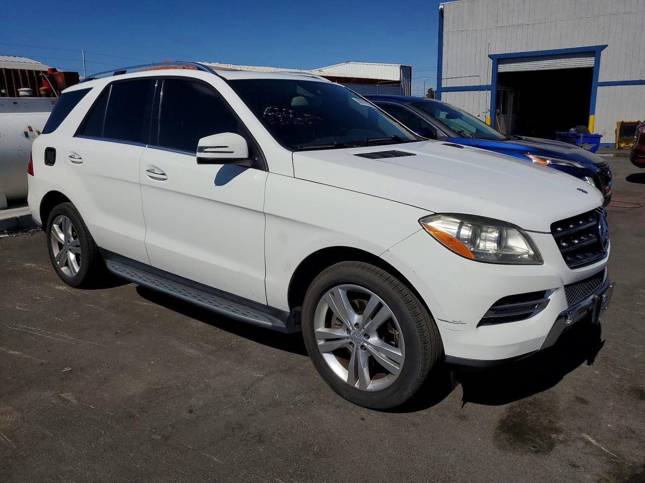2015 MERCEDES-BENZ ML 350 — Фото 4 из 12