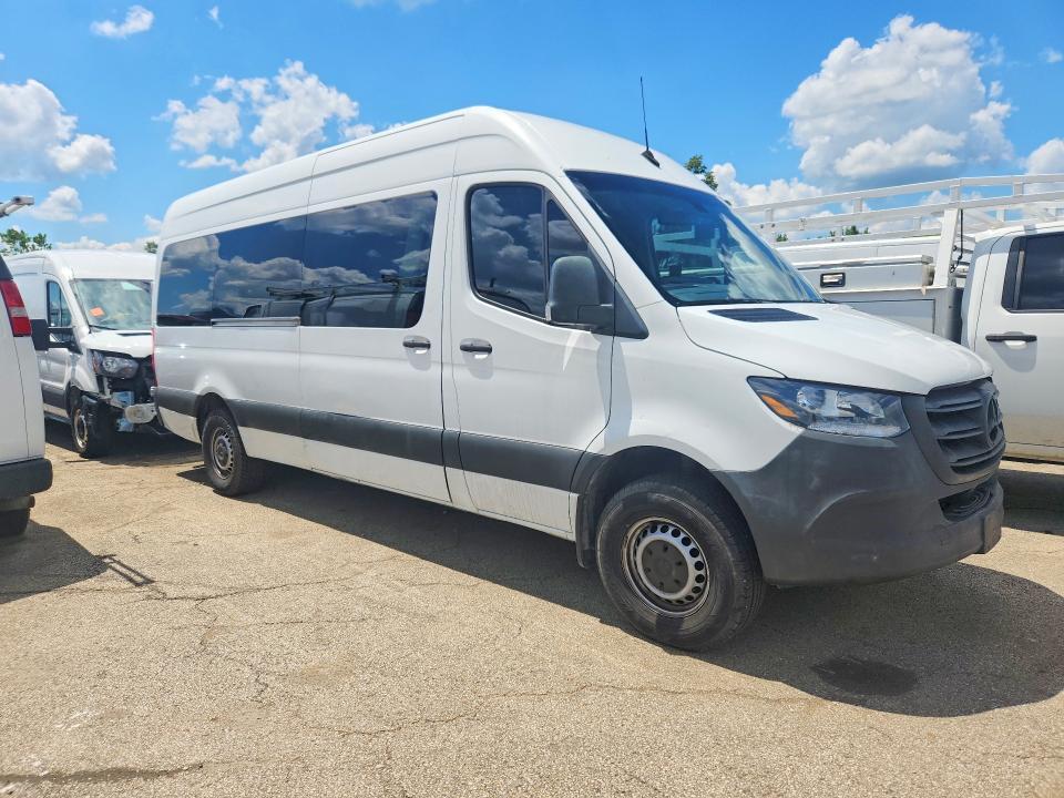 2020 MERCEDES-BENZ SPRINTER 2500 DELIVERY VAN — Фото 4 из 13