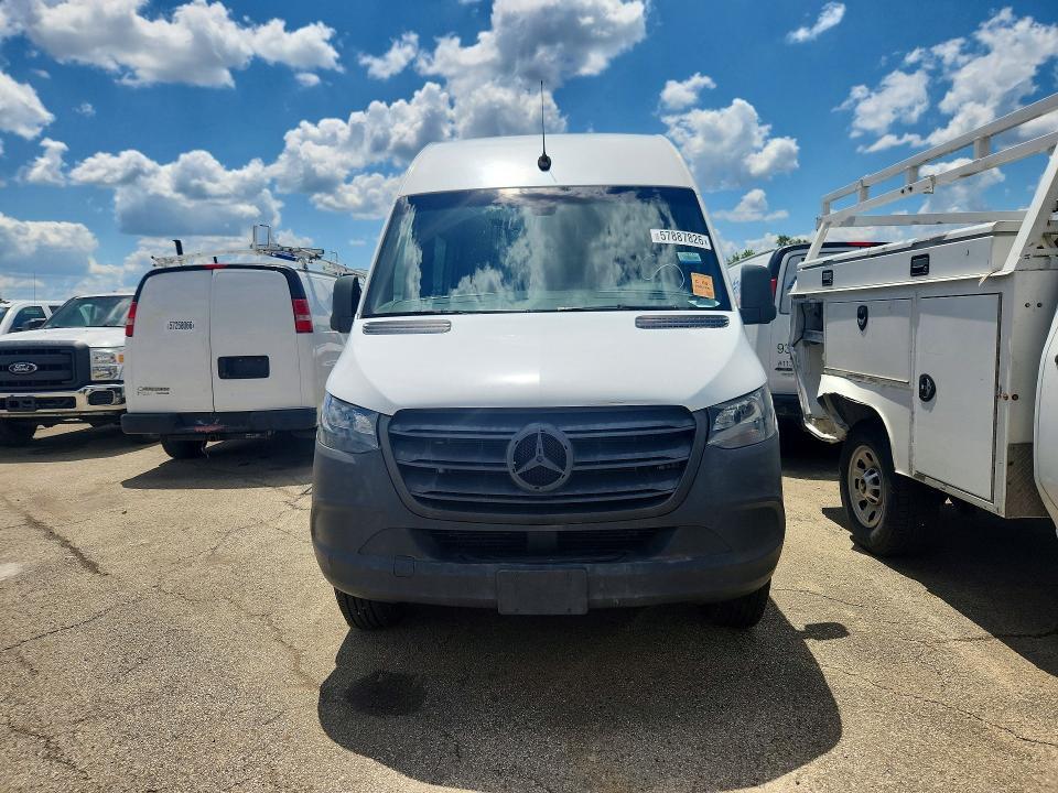 2020 MERCEDES-BENZ SPRINTER 2500 DELIVERY VAN — Фото 5 из 13