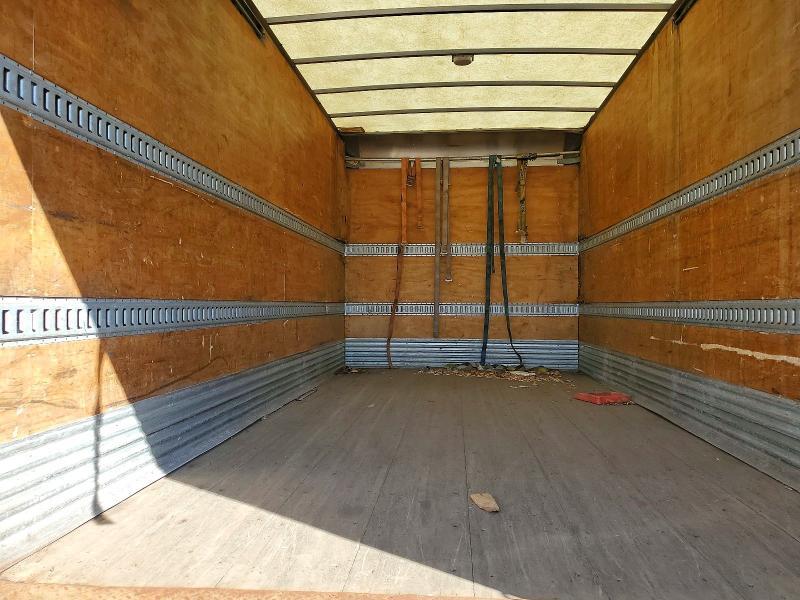 2014 MITSUBISHI FUSO BOX TRUCK — Фото 10 из 13