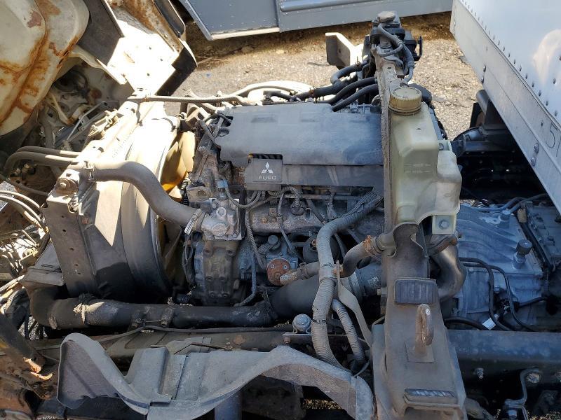 2014 MITSUBISHI FUSO BOX TRUCK — Фото 12 из 13