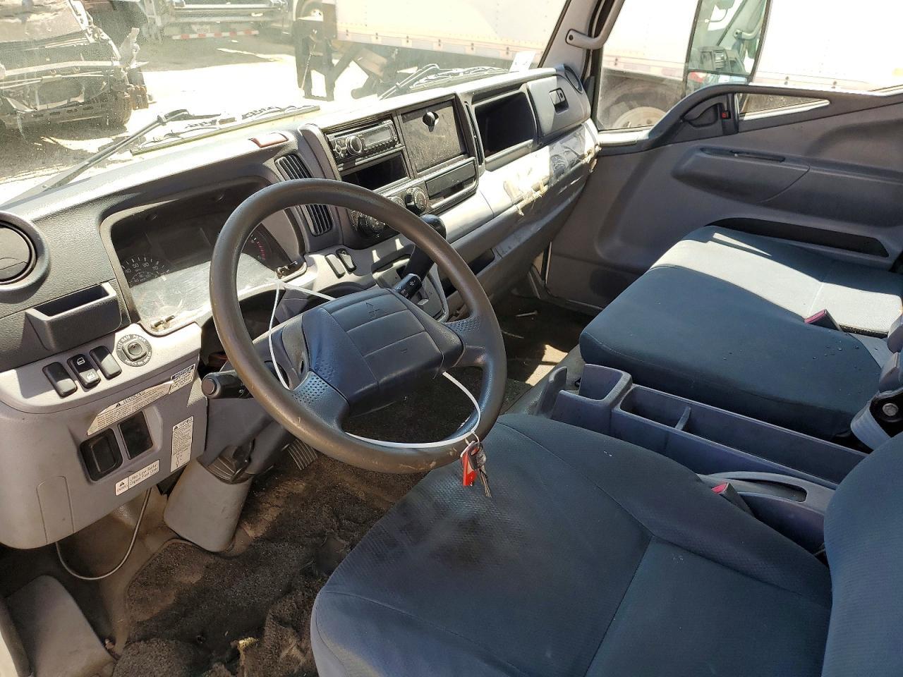 2014 MITSUBISHI FUSO FEC72S BOX TRUCK — Фото 8 из 13