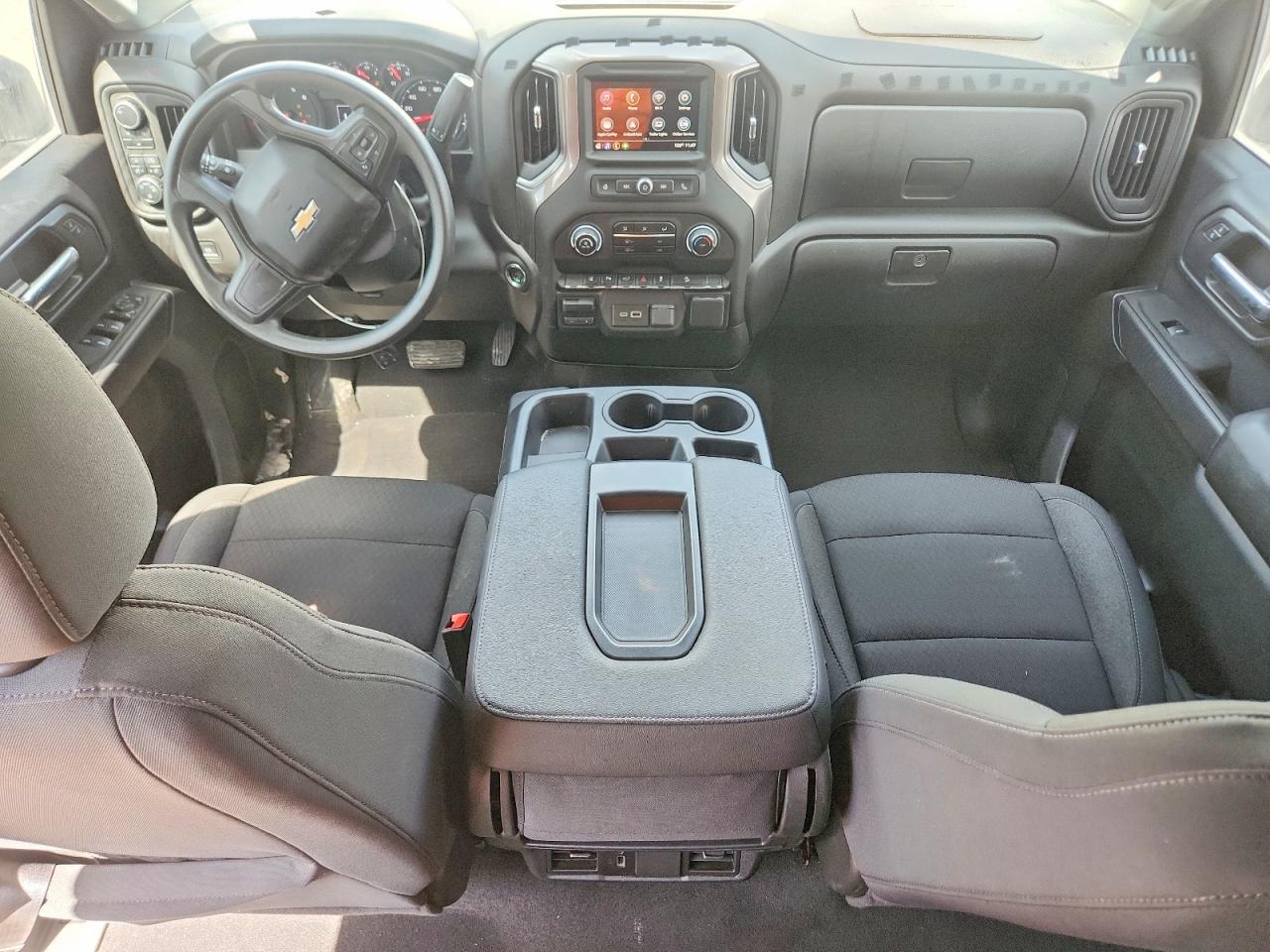 2025 CHEVROLET SILVERADO K2500 CUSTOM — Фото 8 из 12