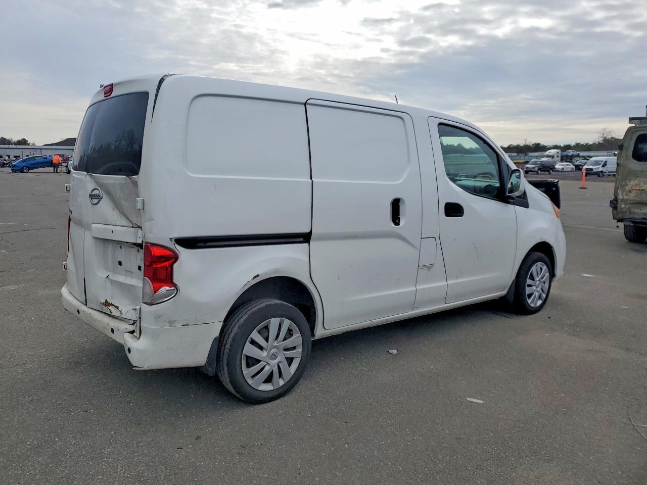 2021 NISSAN NV200 CARGO — Фото 3 из 13