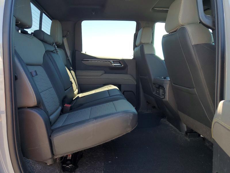2025 CHEVROLET SILVERADO K1500 ZR2 — Фото 10 из 13