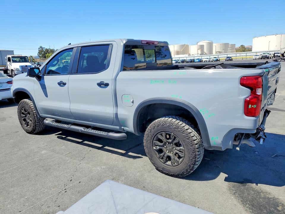 2025 CHEVROLET SILVERADO K1500 ZR2 — Фото 2 из 13