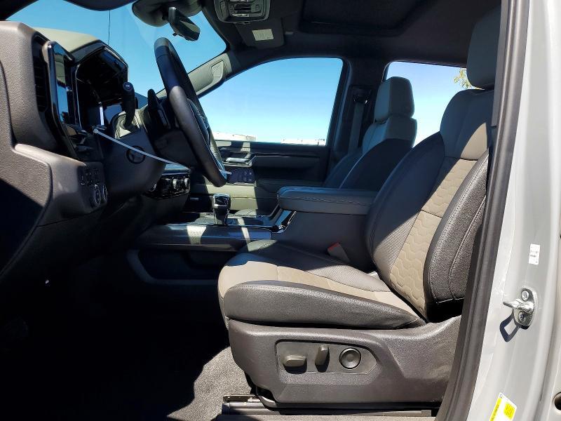 2025 CHEVROLET SILVERADO K1500 ZR2 — Фото 7 из 13