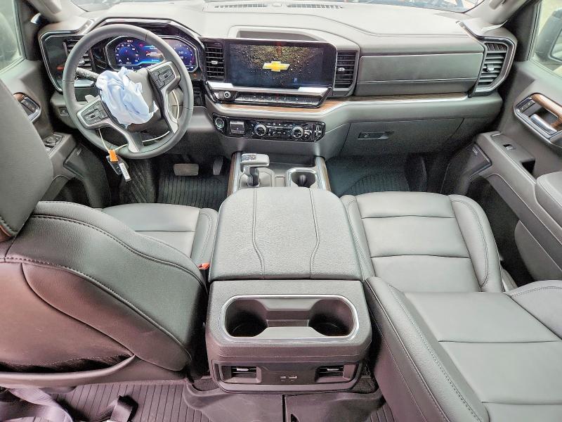 2025 CHEVROLET SILVERADO K1500 LT TRAIL BOSS — Фото 8 из 12