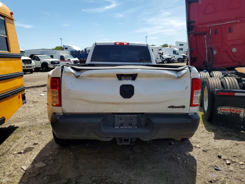 2023 RAM 3500 TRADESMAN — Фото 6 из 13