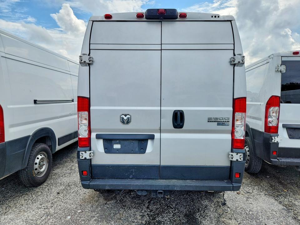 2023 RAM PROMASTER 2500 DELIVERY VAN — Фото 6 из 12