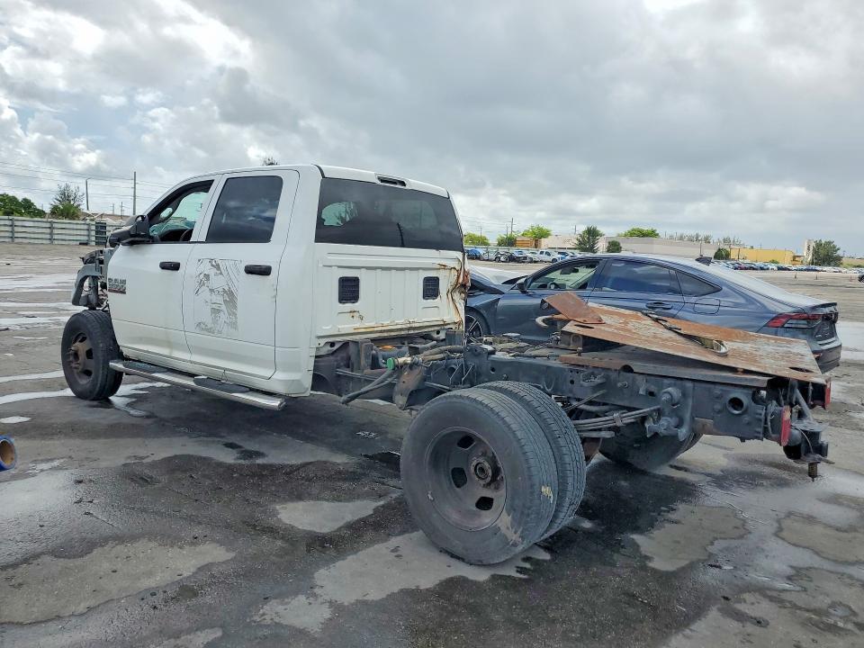 2018 RAM 3500 ST — Фото 2 из 12