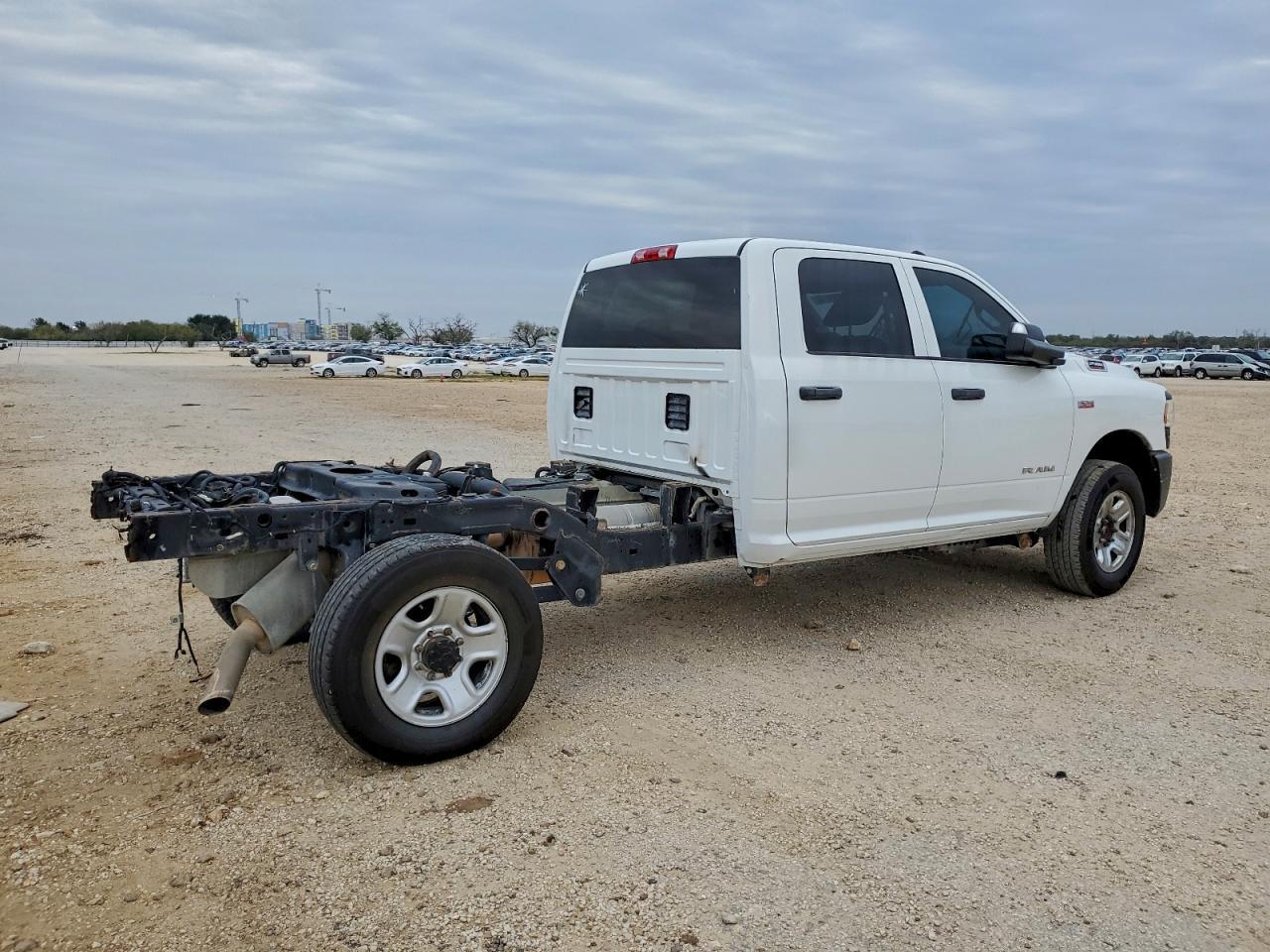 2020 RAM 2500 4WD V8 CREW CAB 6.4L — Фото 3 из 12