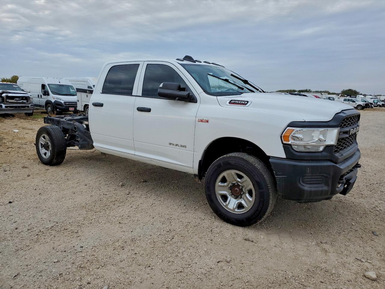 2020 RAM 2500 4WD V8 CREW CAB 6.4L — Фото 4 из 12