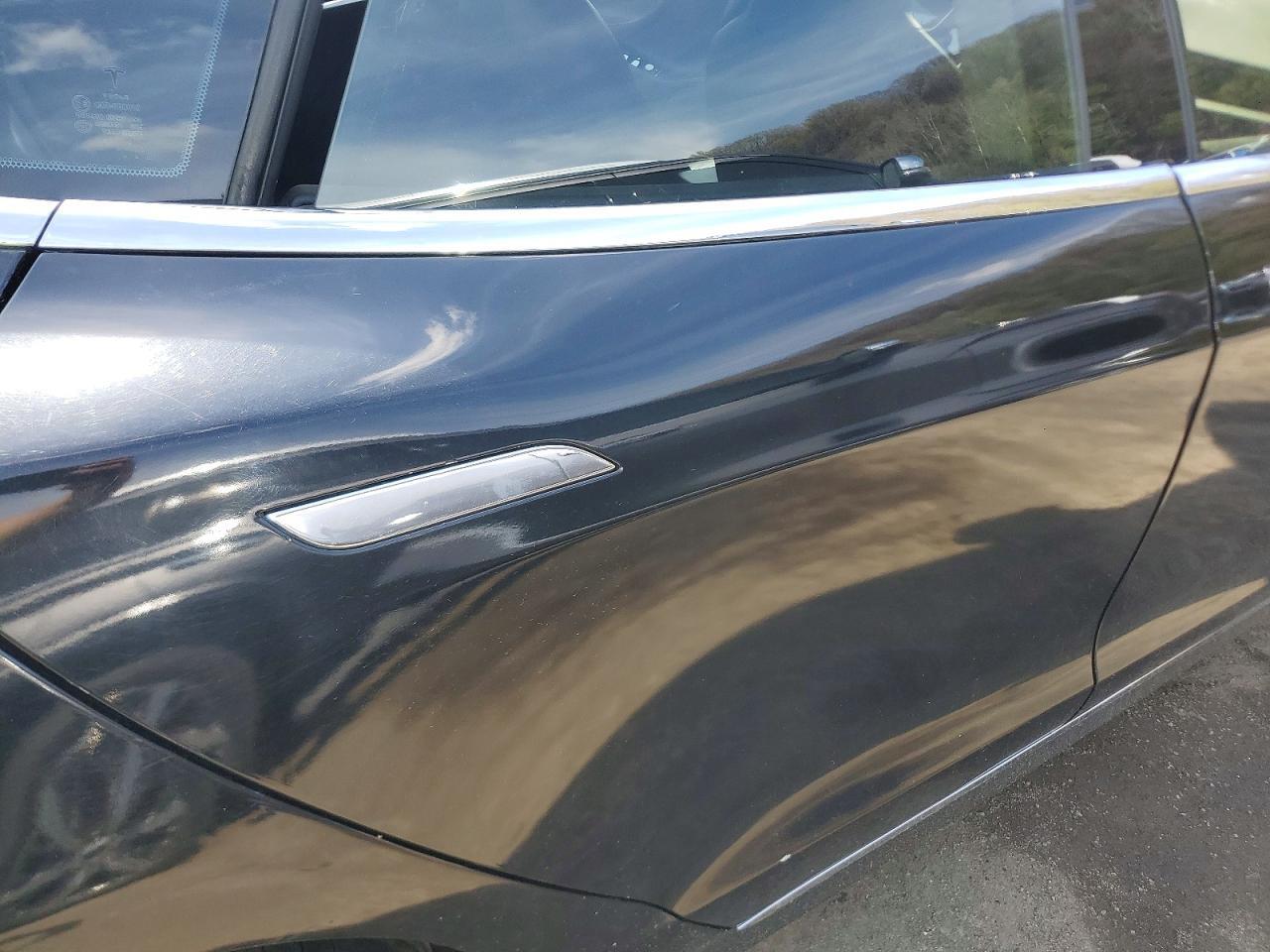 2015 TESLA MODEL S — Фото 10 из 12
