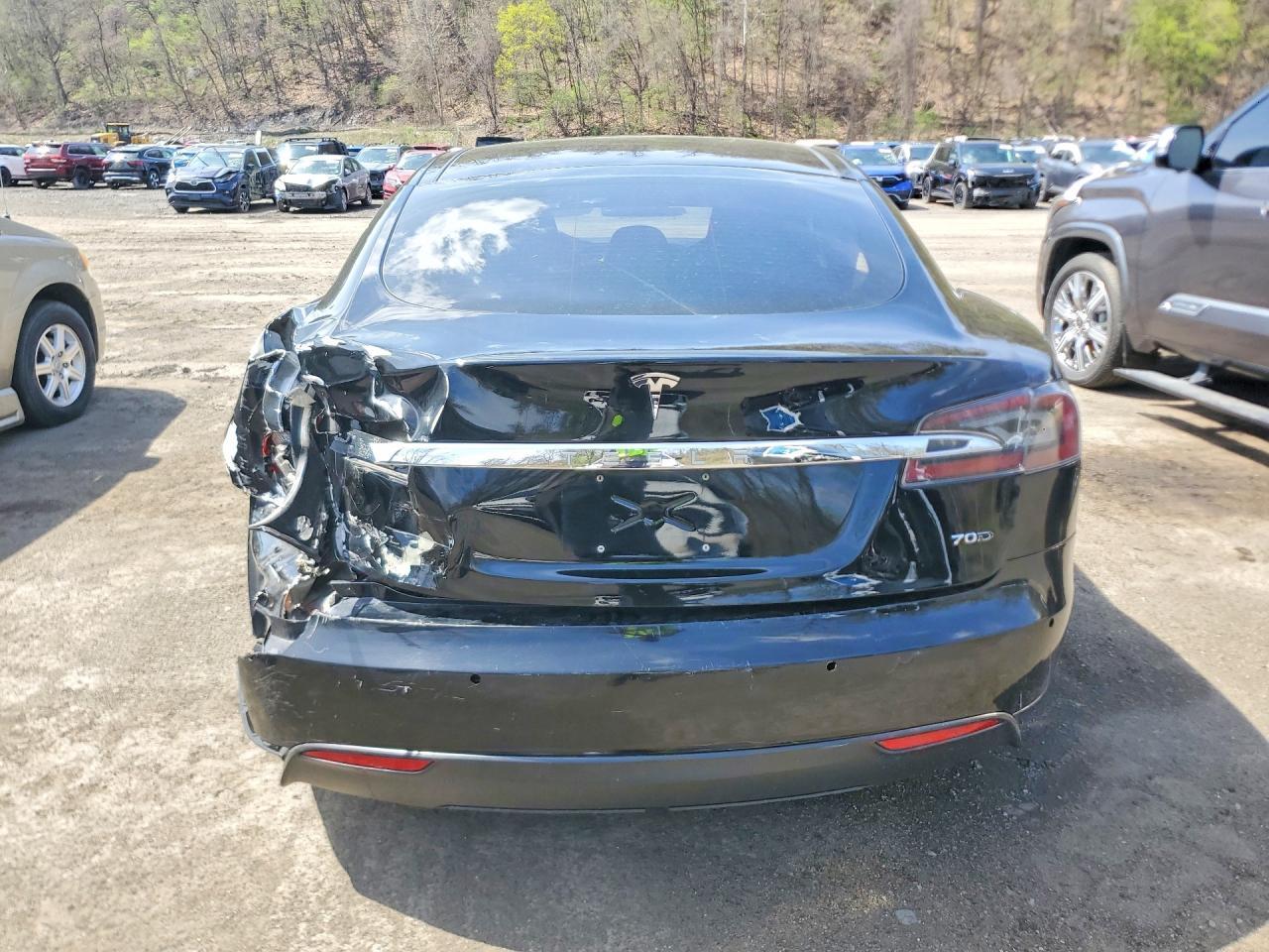 2015 TESLA MODEL S — Фото 6 из 12