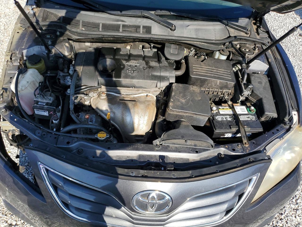 2011 TOYOTA CAMRY LE — Фото 11 из 12