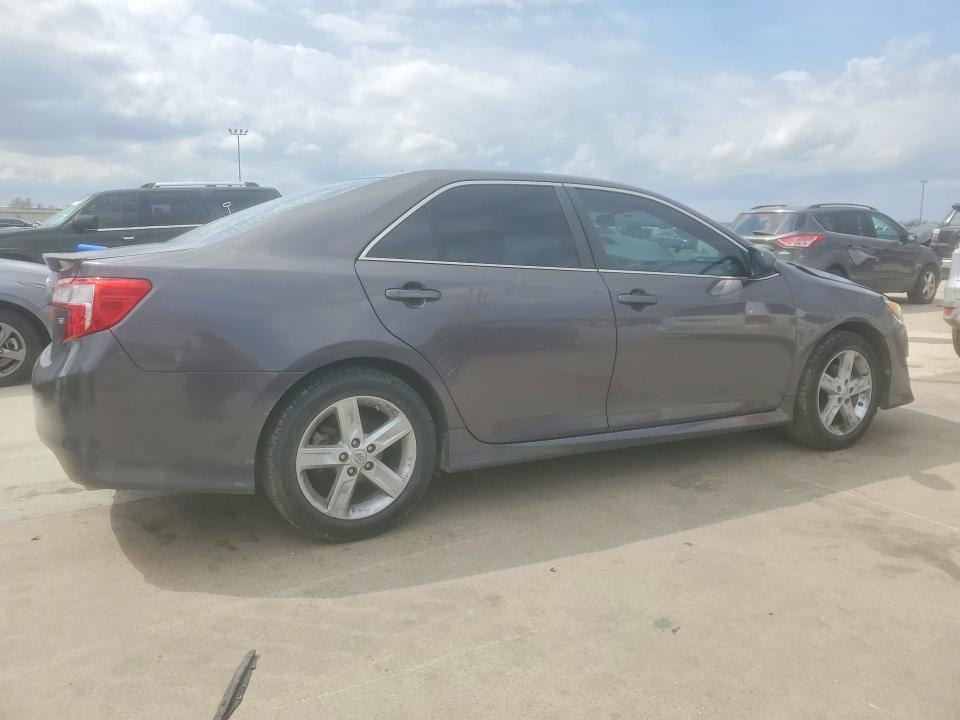 2014 TOYOTA CAMRY SE — Фото 3 из 12