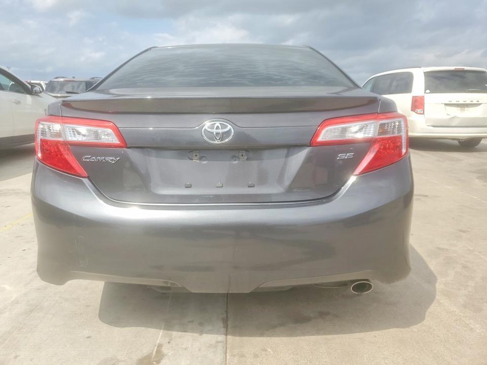 2014 TOYOTA CAMRY SE — Фото 6 из 12