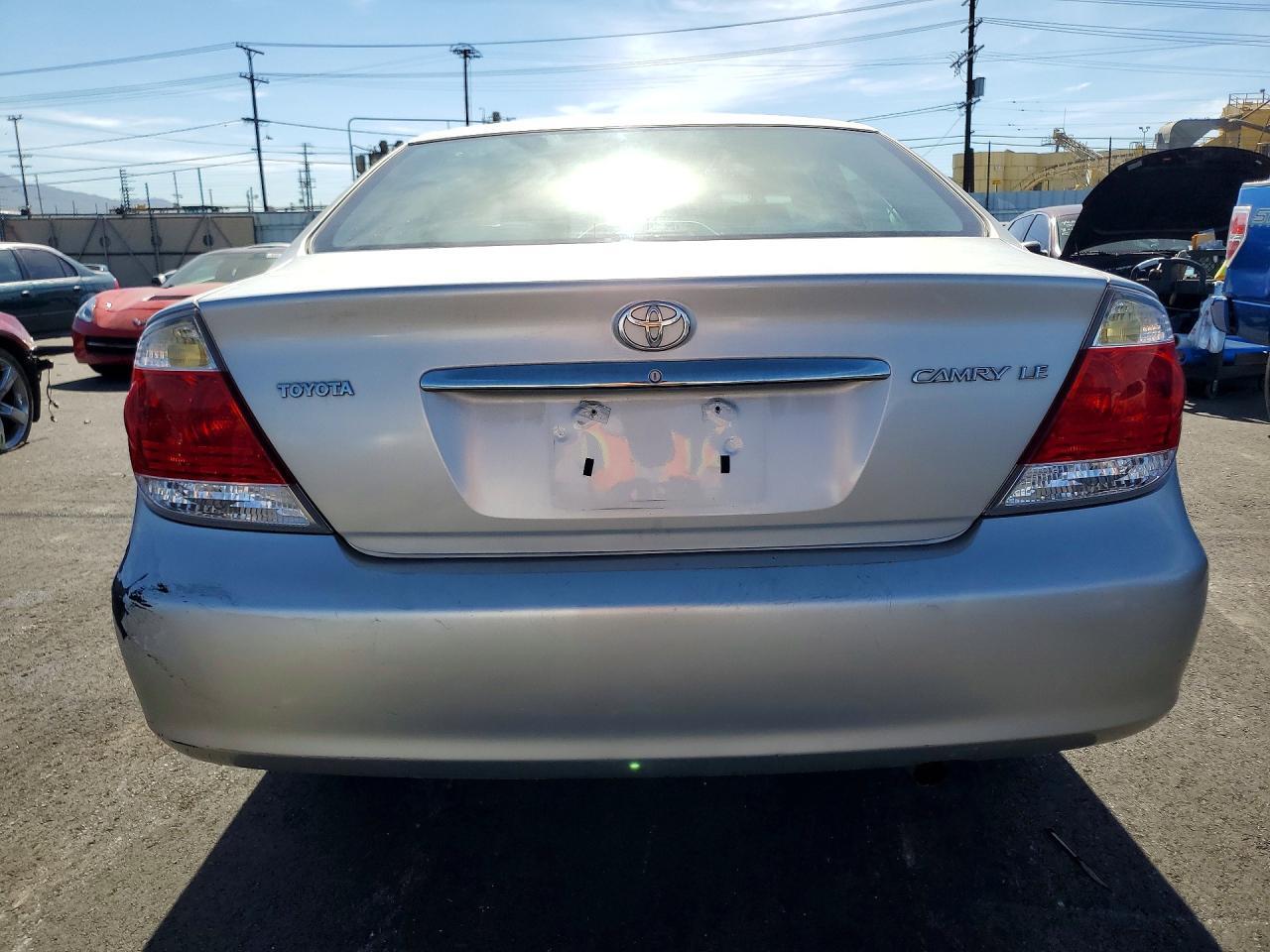 2005 TOYOTA CAMRY LE — Фото 6 из 12