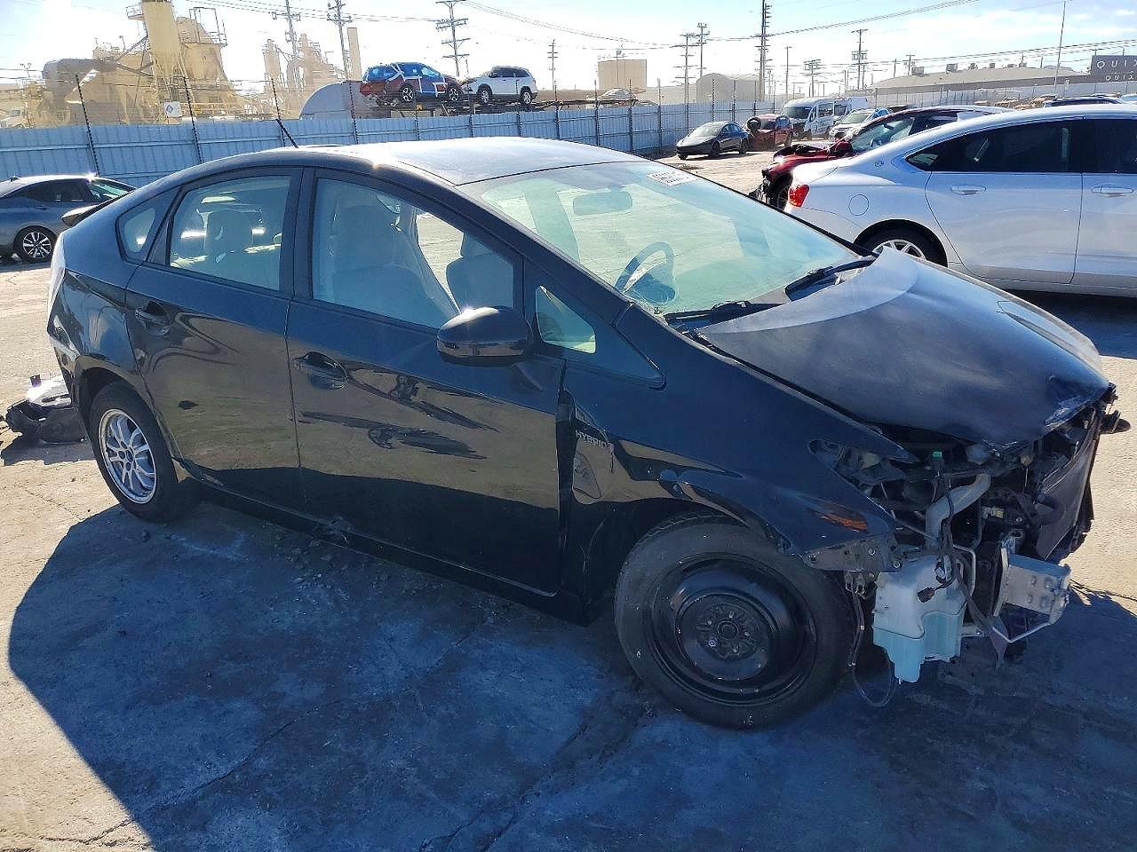 2011 TOYOTA PRIUS THREE — Фото 4 из 13