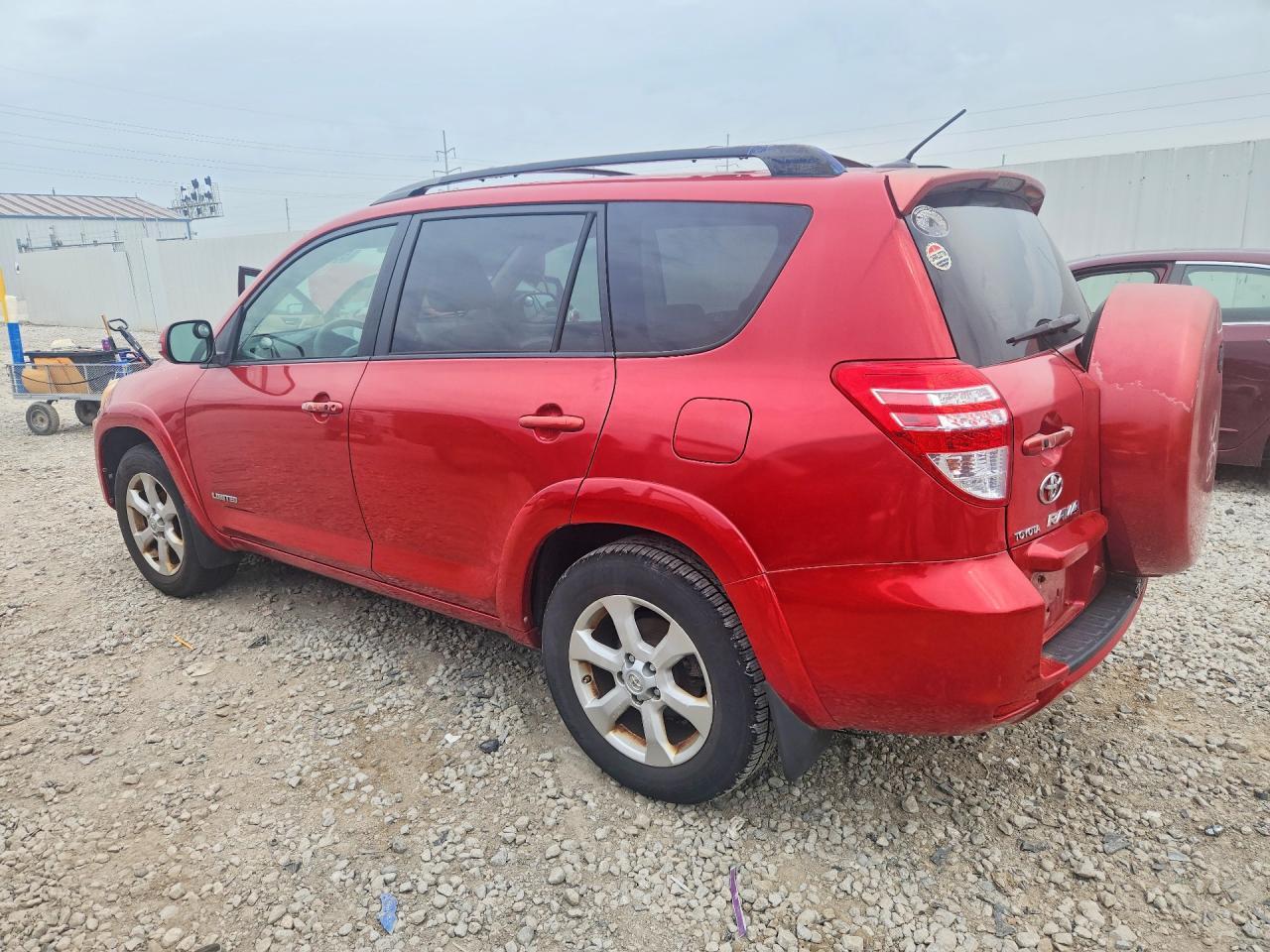 2010 TOYOTA RAV4 — Фото 2 из 13
