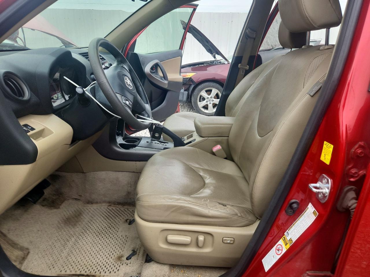 2010 TOYOTA RAV4 — Фото 7 из 13