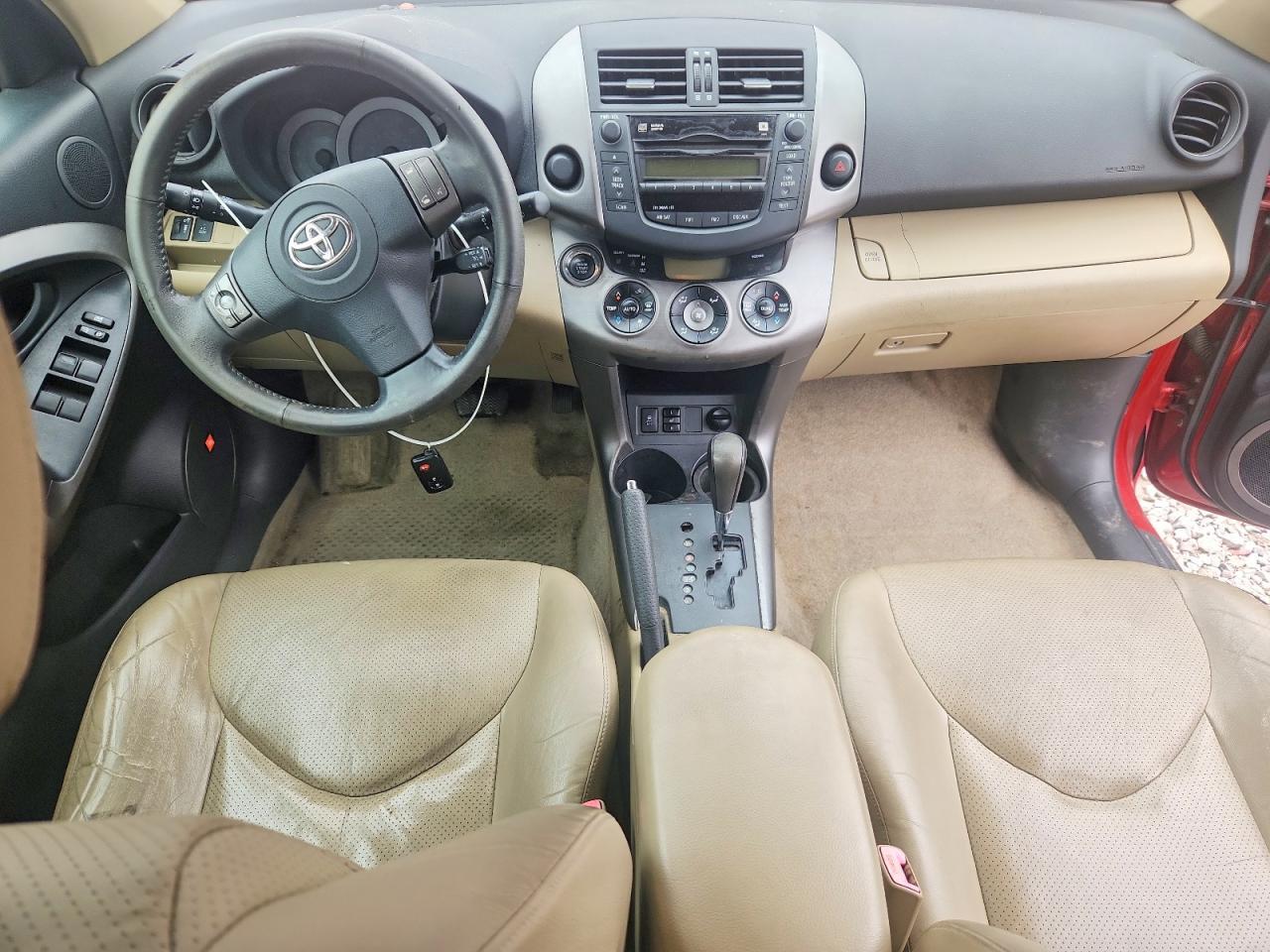 2010 TOYOTA RAV4 — Фото 8 из 13