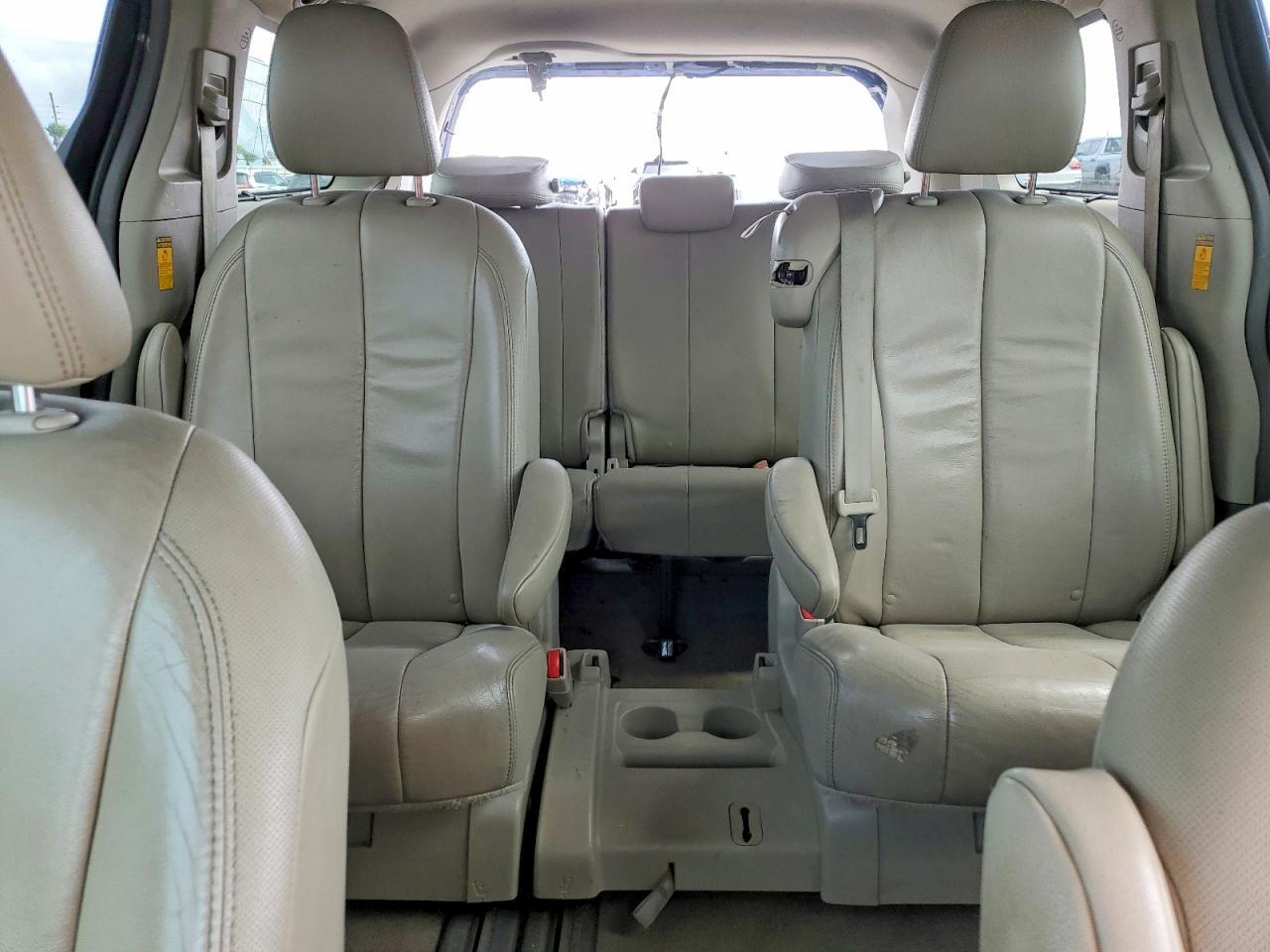 2014 TOYOTA SIENNA XLE 8-PASSENGER — Фото 10 из 14