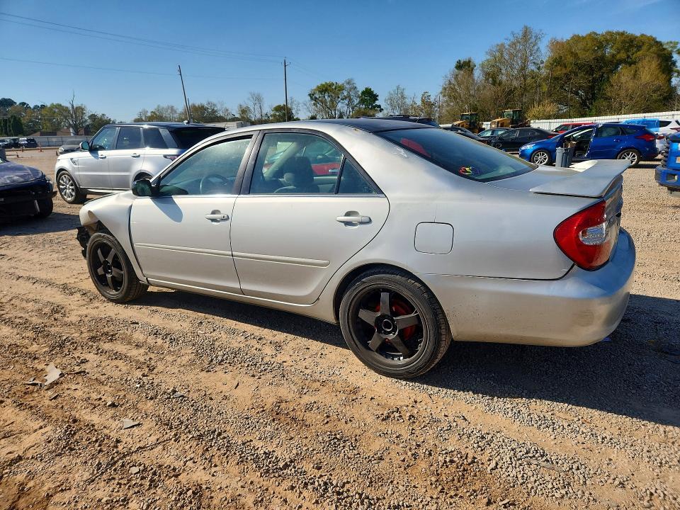 2003 TOYOTA CAMRY LE — Фото 2 из 12