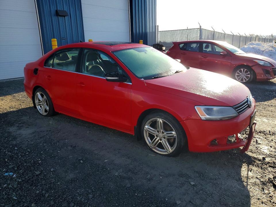 3VWLL7AJ3EM351605 2014 VOLKSWAGEN JETTA photo no. 4