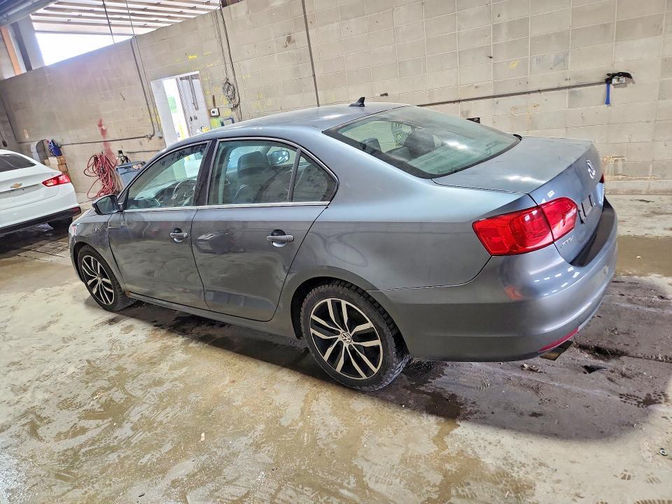 3VWBX7AJ8DM432453 2013 VOLKSWAGEN JETTA S/SE photo no. 2