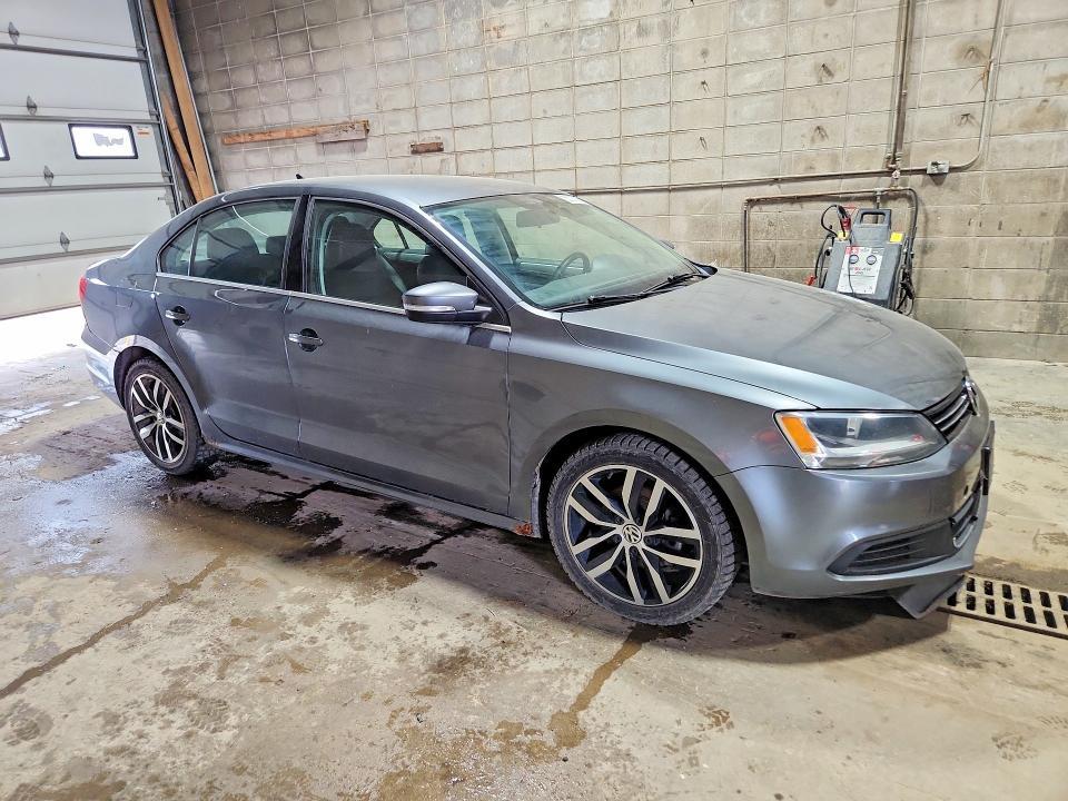 3VWBX7AJ8DM432453 2013 VOLKSWAGEN JETTA S/SE photo no. 4