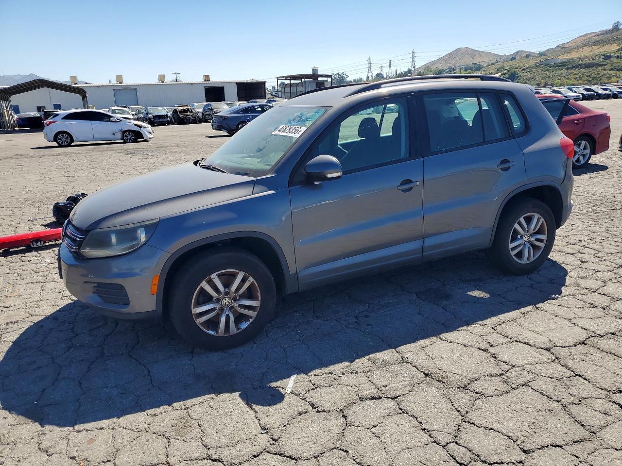WVGAV7AX9FW613035 2015 VOLKSWAGEN TIGUAN photo no. 1