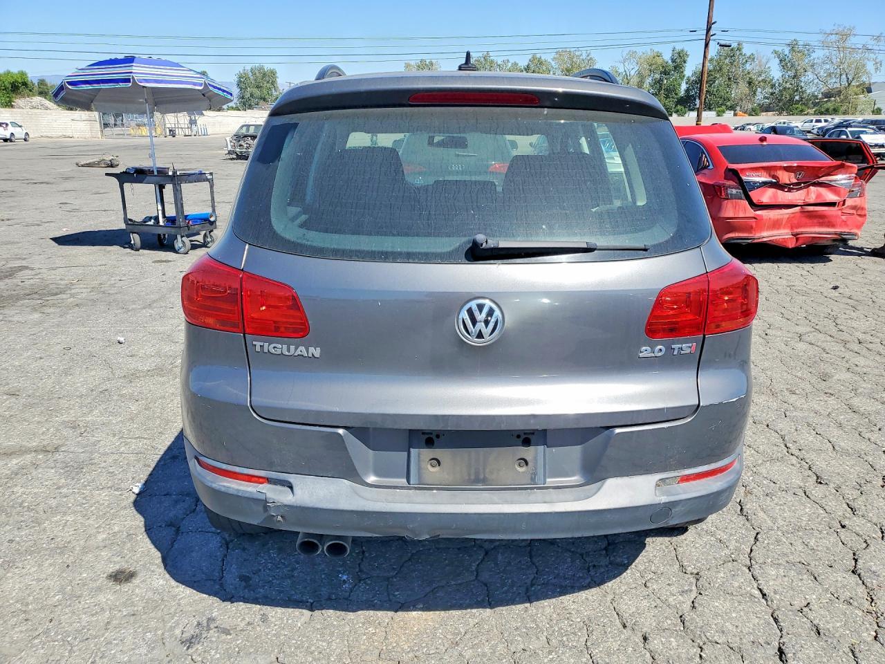WVGAV7AX9FW613035 2015 VOLKSWAGEN TIGUAN photo no. 6