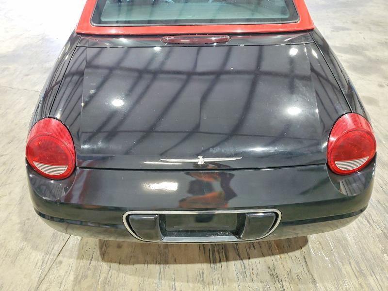 1FAHP60A02Y111037 2002 FORD THUNDERBIRD photo no. 10