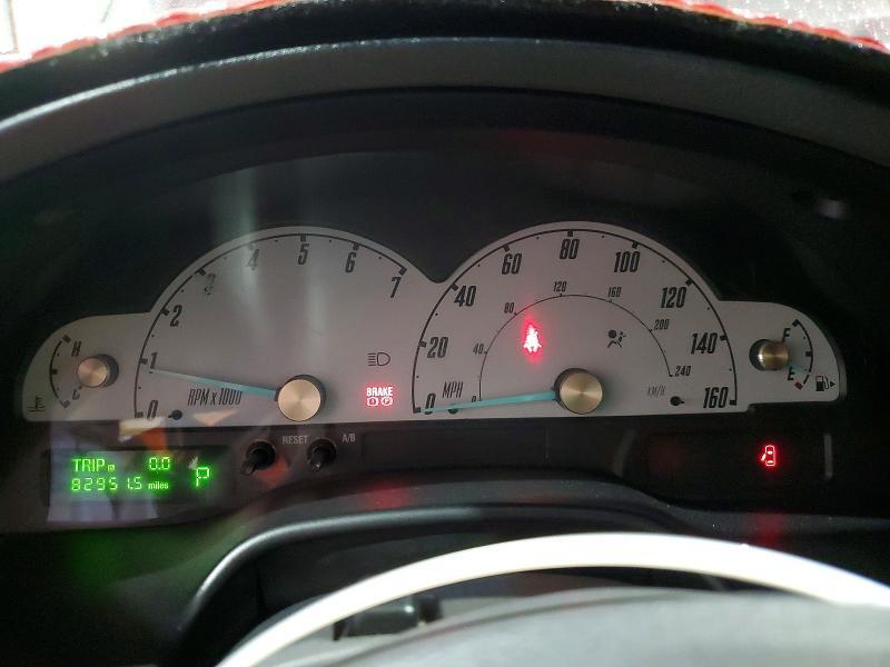 1FAHP60A02Y111037 2002 FORD THUNDERBIRD photo no. 9