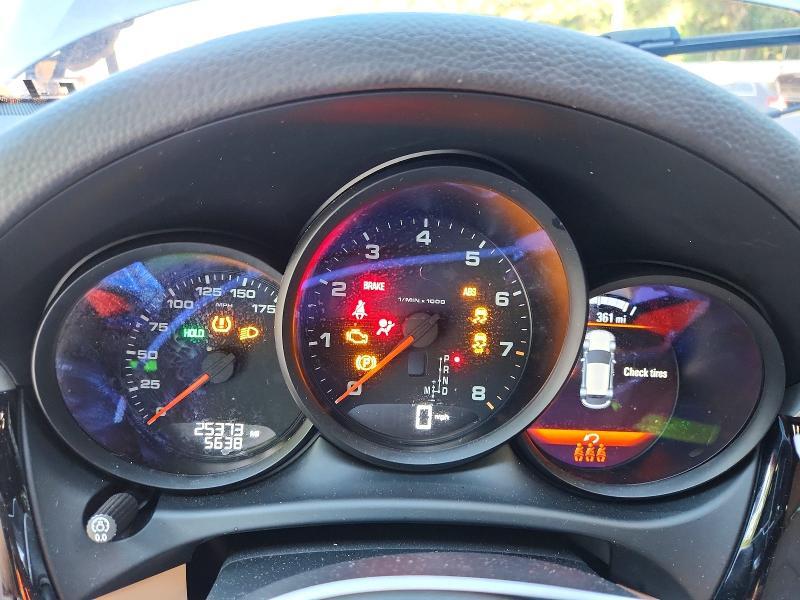 2021 PORSCHE MACAN — Фото 9 из 13